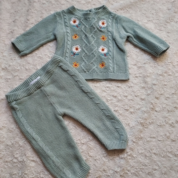 Nicole Miller Green Knit Baby Sweater & Pants Set Floral Embroidery 6/9mo - Picture 1 of 4